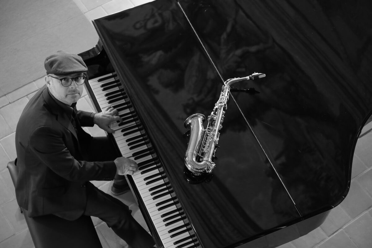 David Kocijan playing on piano